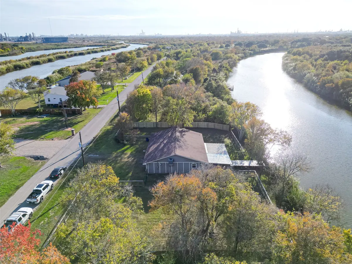 1910 Duncan Drive, Oyster Creek, TX 77541 - Image #1