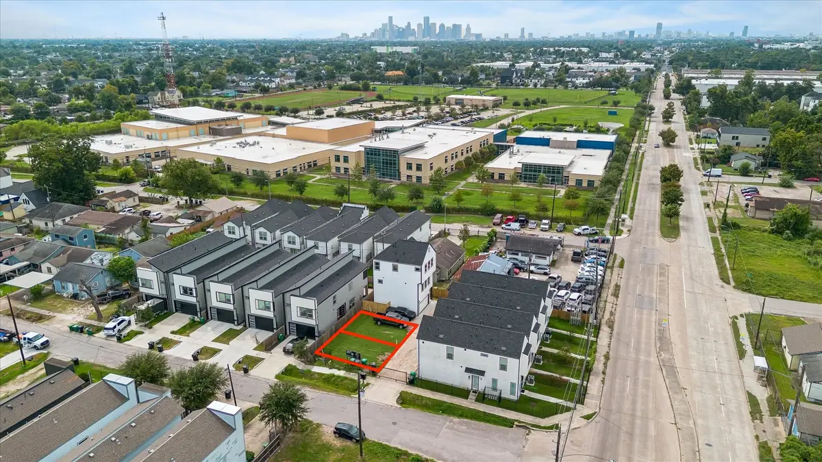 104 E 44th Street, Houston, TX 77018 - #1
