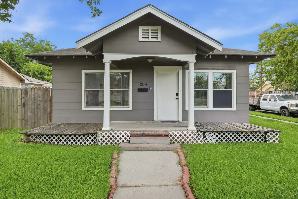 204 W Murrill Street, Baytown, TX 77520 - #1
