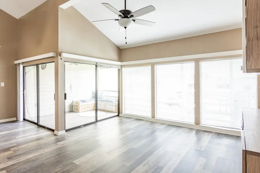 44 April Point Drive S, Montgomery, TX 77356 - Image #3