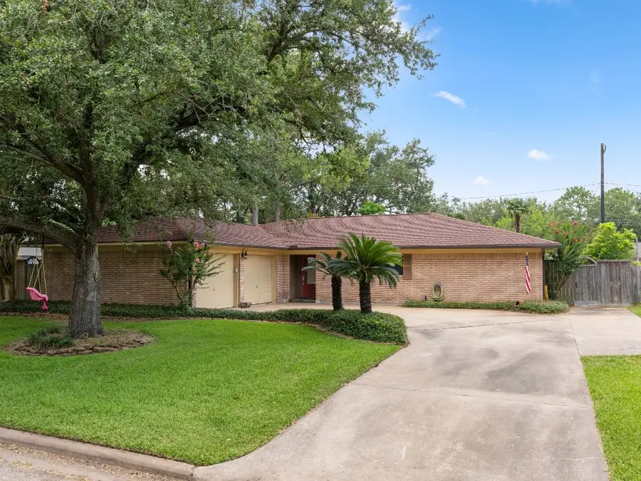 2917 Encino Avenue, Bay City, TX 77414 - #2
