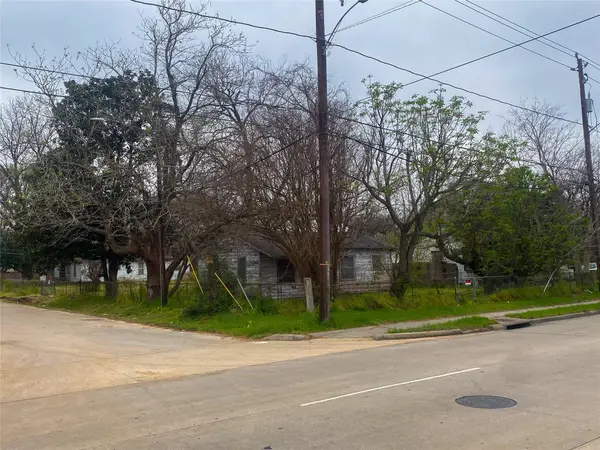 2113 S Victory Drive, Houston, TX 77088
