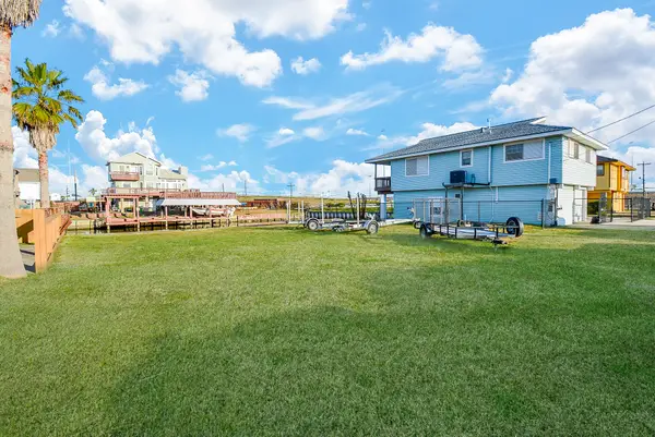 567 Warsaw Street, Bayou Vista, TX 77563