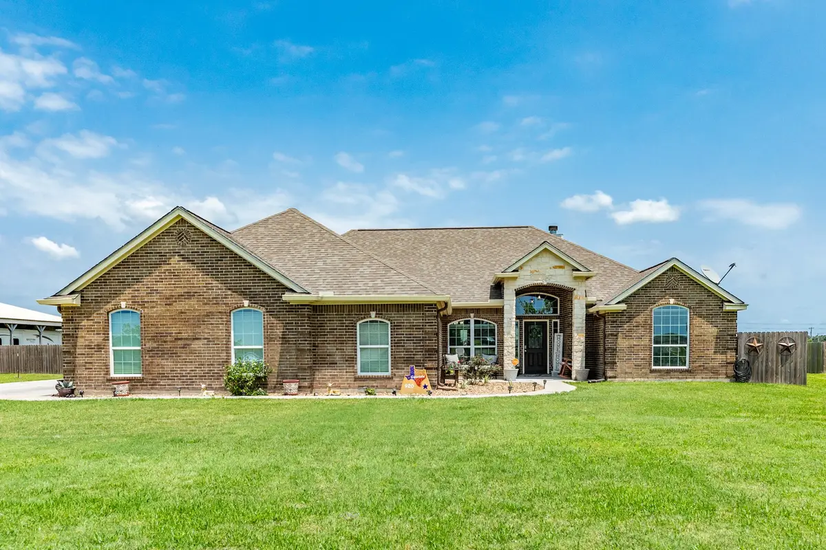 920 Quarter Horse Trail, Angleton, TX 77515 - #1