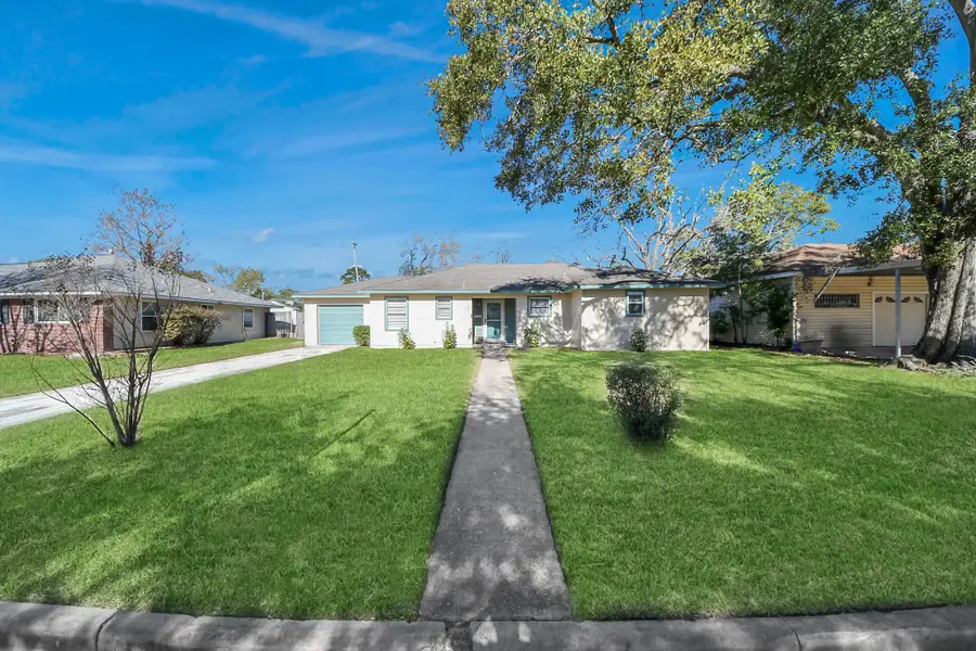 102 Live Oak Avenue, Baytown, TX 77520 - Image #2