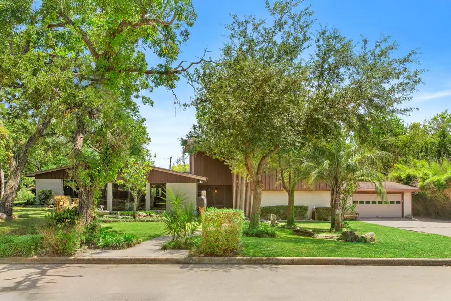 707 Scenic Drive, Baytown, TX 77521 - Image #3