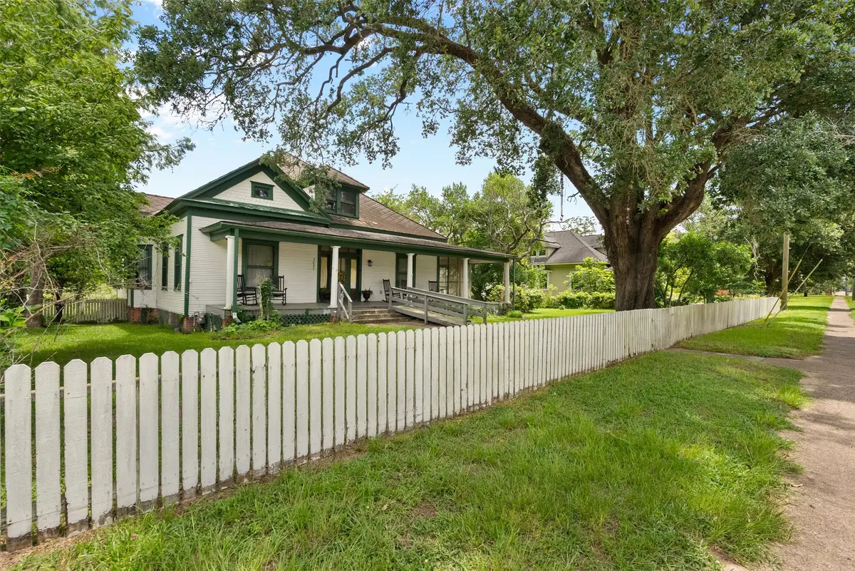 2027 Grand Avenue, Liberty, TX 77575 - Image #1