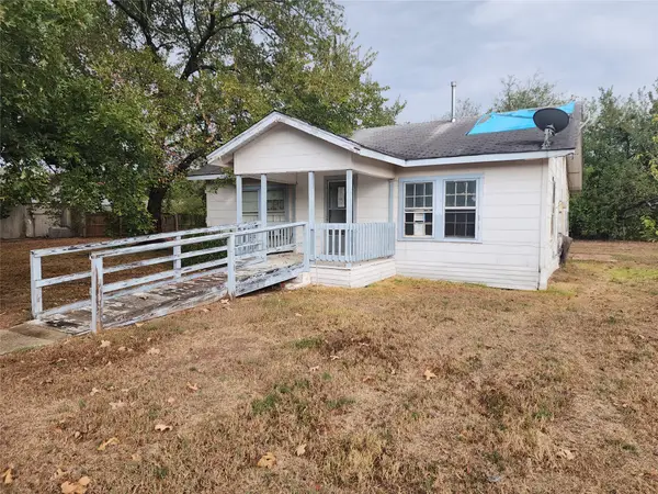 500 E Kezee, Calvert, TX 77837