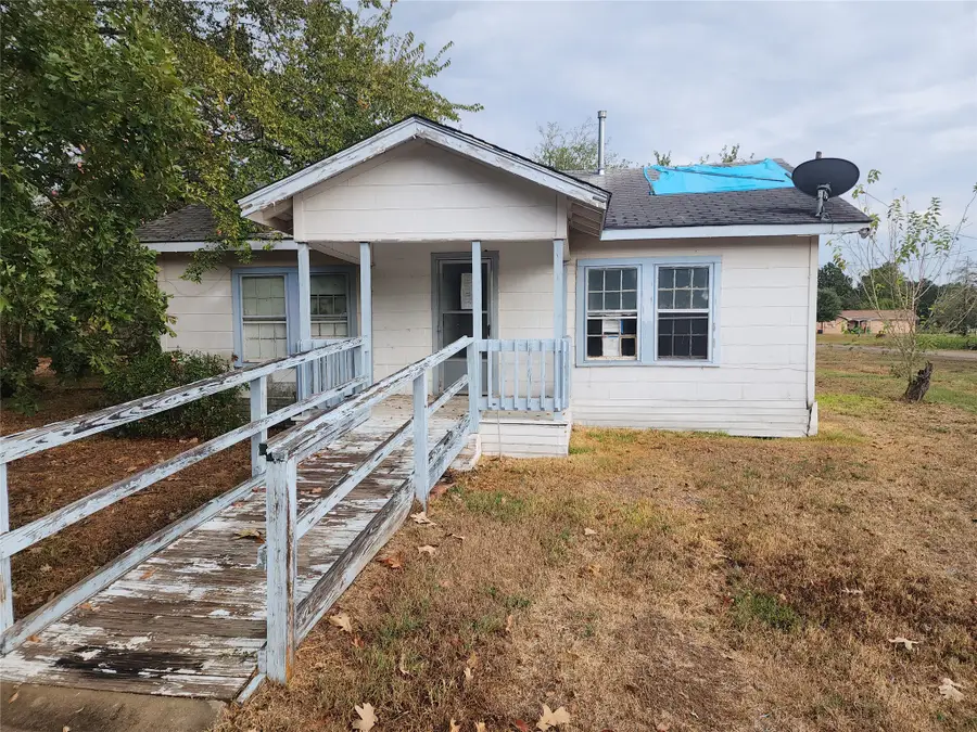 500 E Kezee, Calvert, TX 77837 - #2