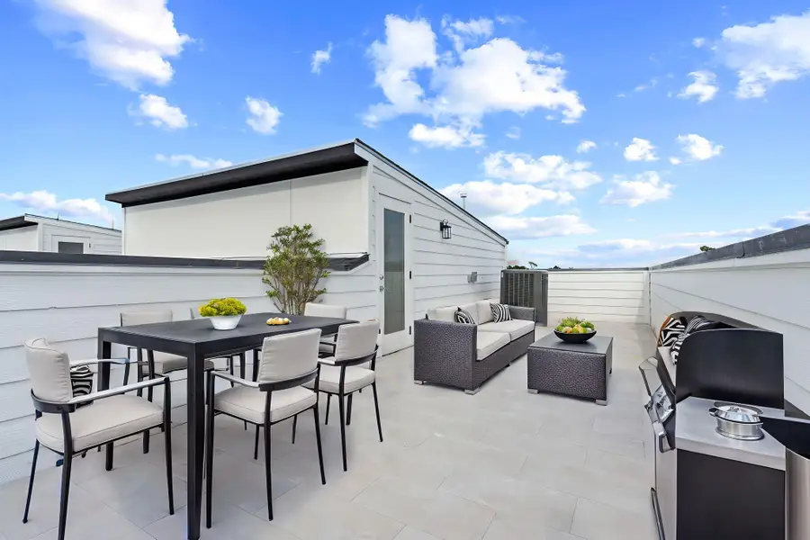 4705 Thornton Views Rd, Houston, TX 77018 - Image #2