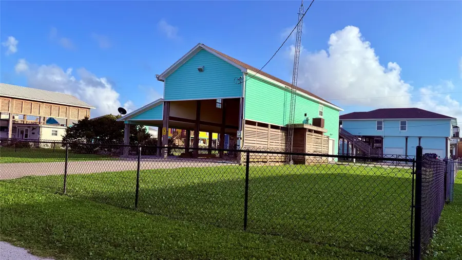 930 West Lane, Crystal Beach, TX 77650 - #3