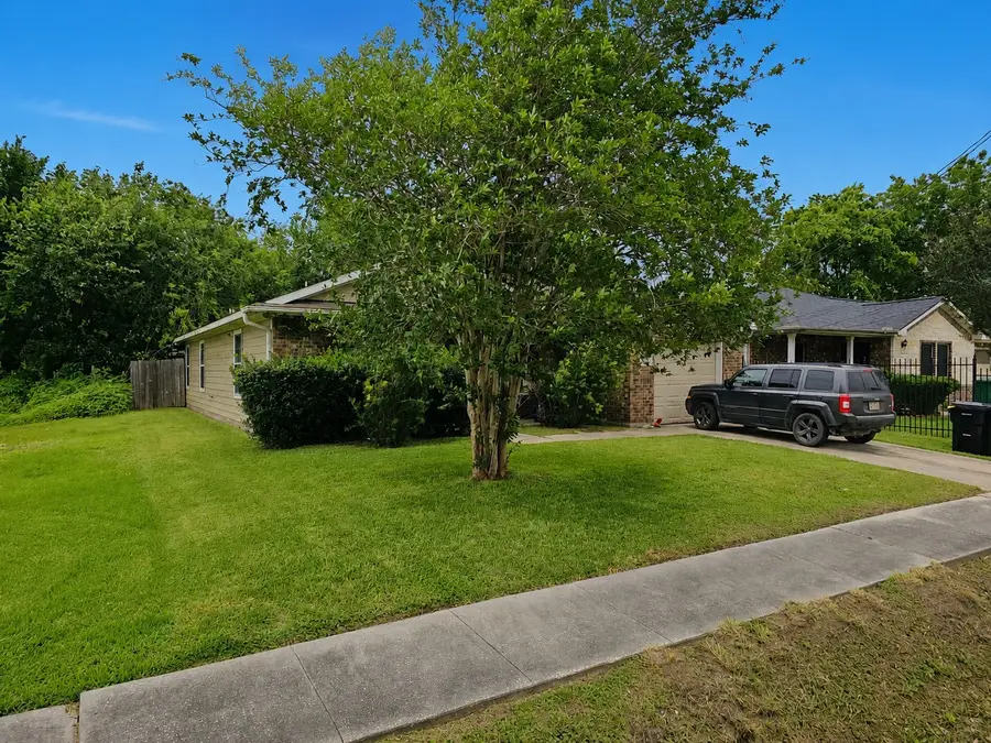8121 Livingston Street, Houston, TX 77051 - #2