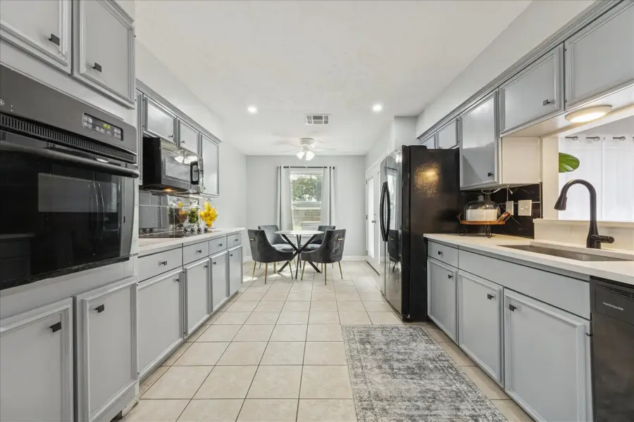 403 Colonial Drive, Friendswood, TX 77546 - #3