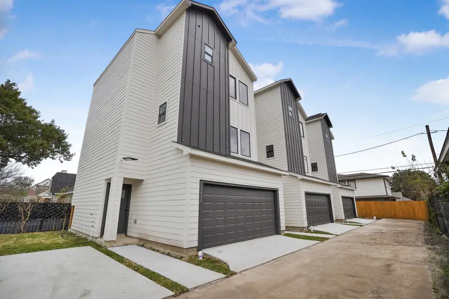 2419 Rosewood Street, Houston, TX 77004 - Image #2