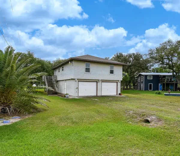 225 Swallow Drive, Palacios, TX 77465