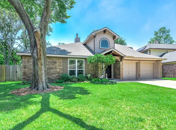 17619 Masonridge Drive, Houston, TX 77095