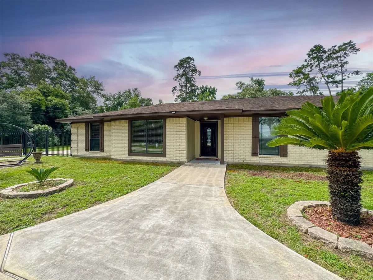 1011 Chateau Woods Parkway Drive, Conroe, TX 77385 - Image #1