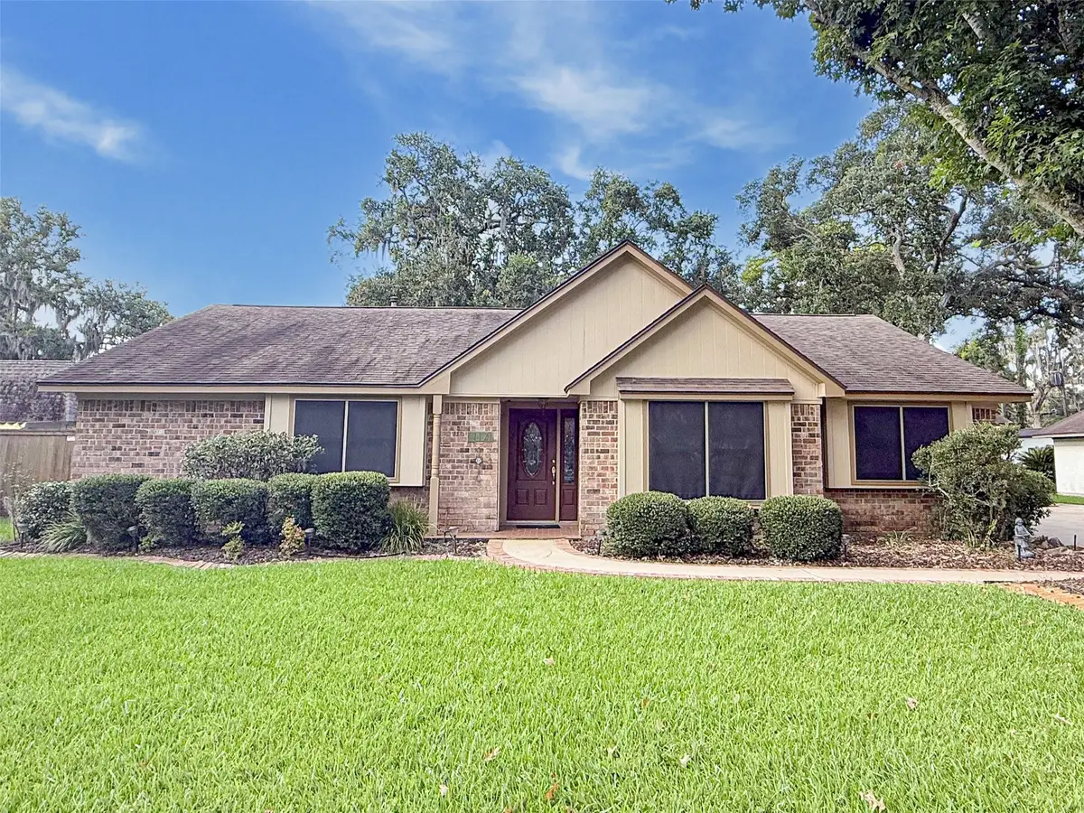 112 Aster Lane, Lake Jackson, TX 77566 - #1