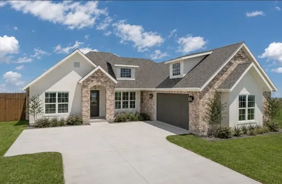 1707 Twin Oaks Circle, Brenham, TX 77833