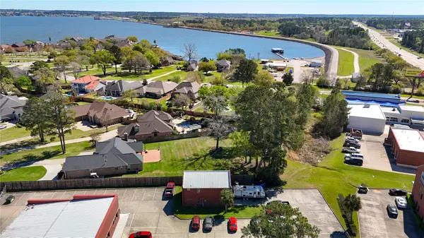 90 Beach Walk Boulevard, Conroe, TX 77304