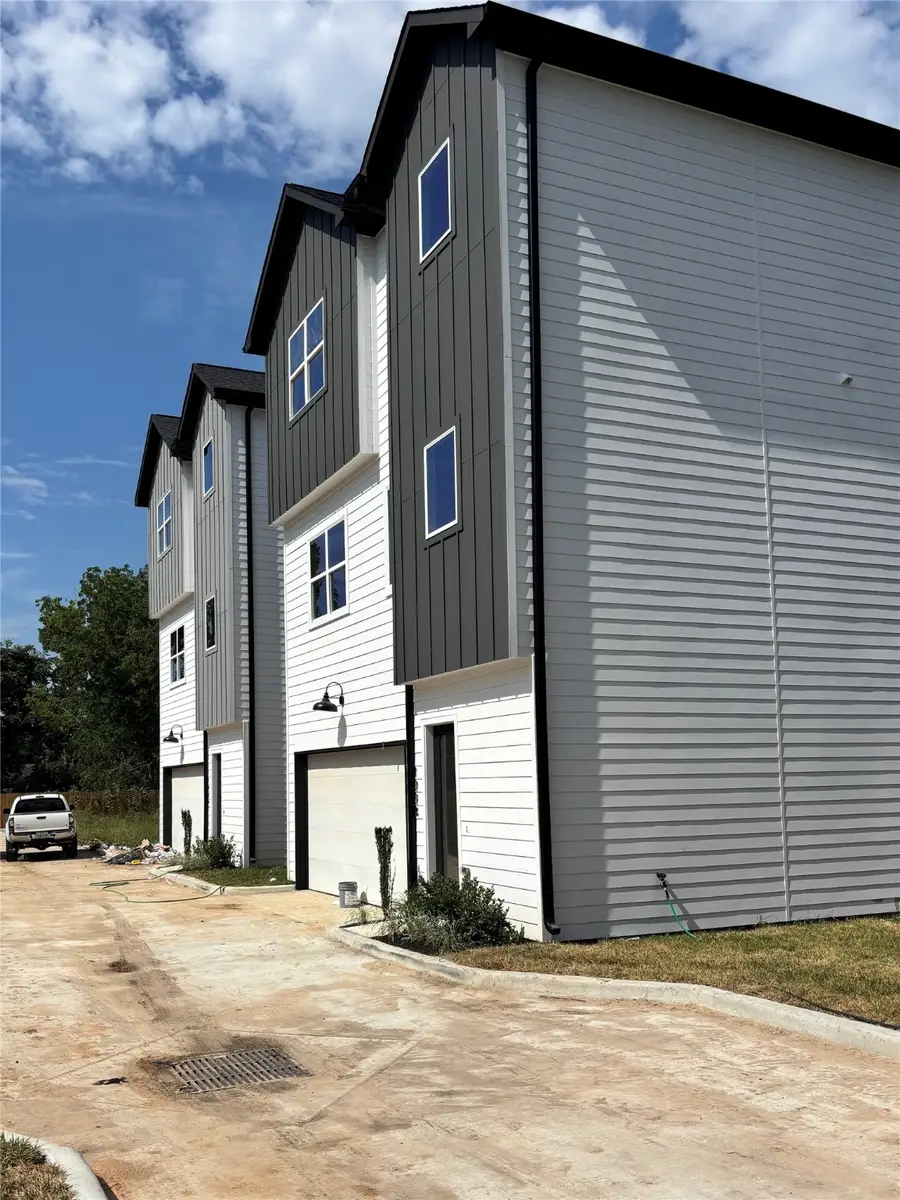 1032 Marcolin Street, Houston, TX 77088 - Image #2