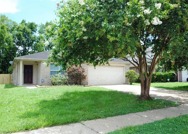 16827 Watering Oaks Ln, Houston, TX 77083