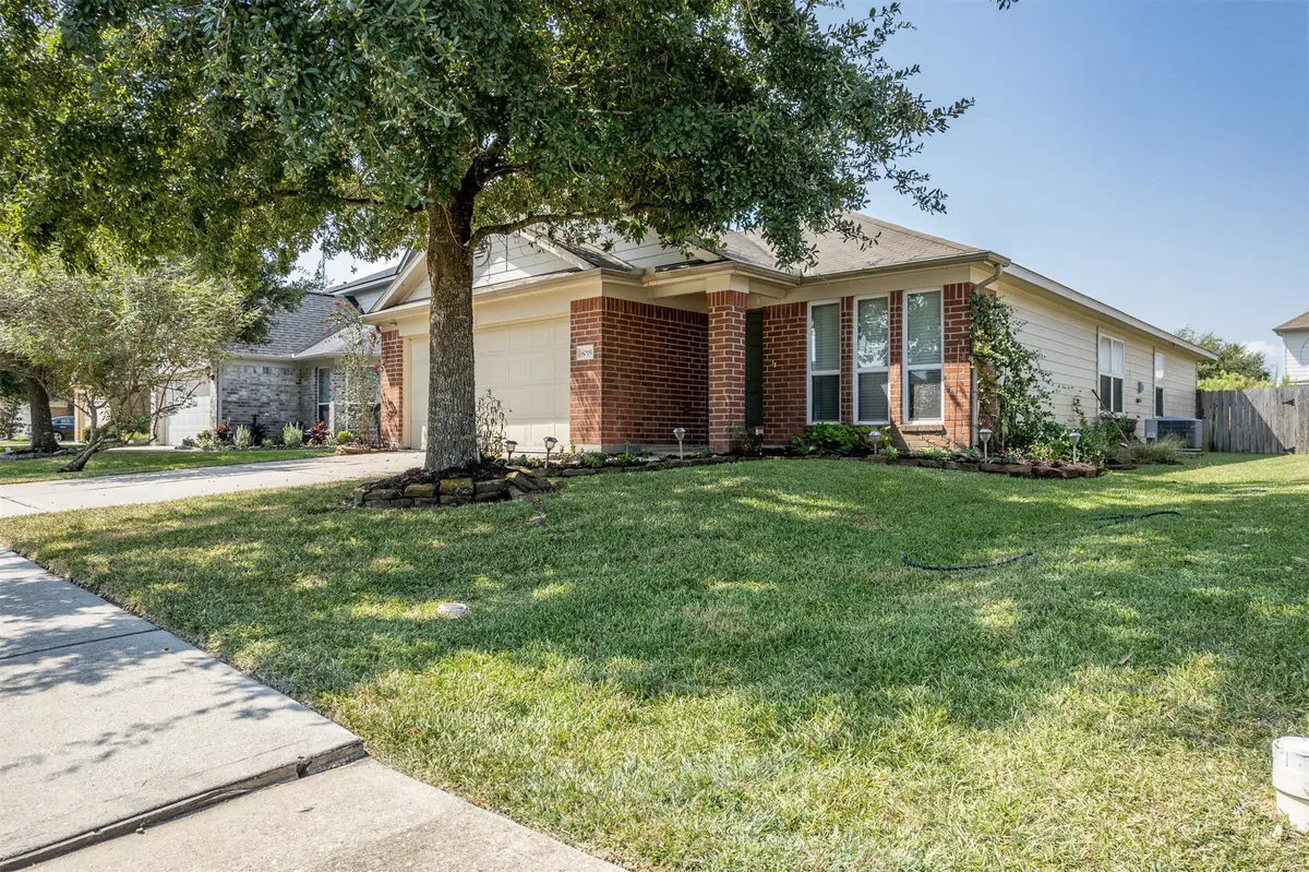 8019 Rosemary Drive, Baytown, TX 77521 - Image #1