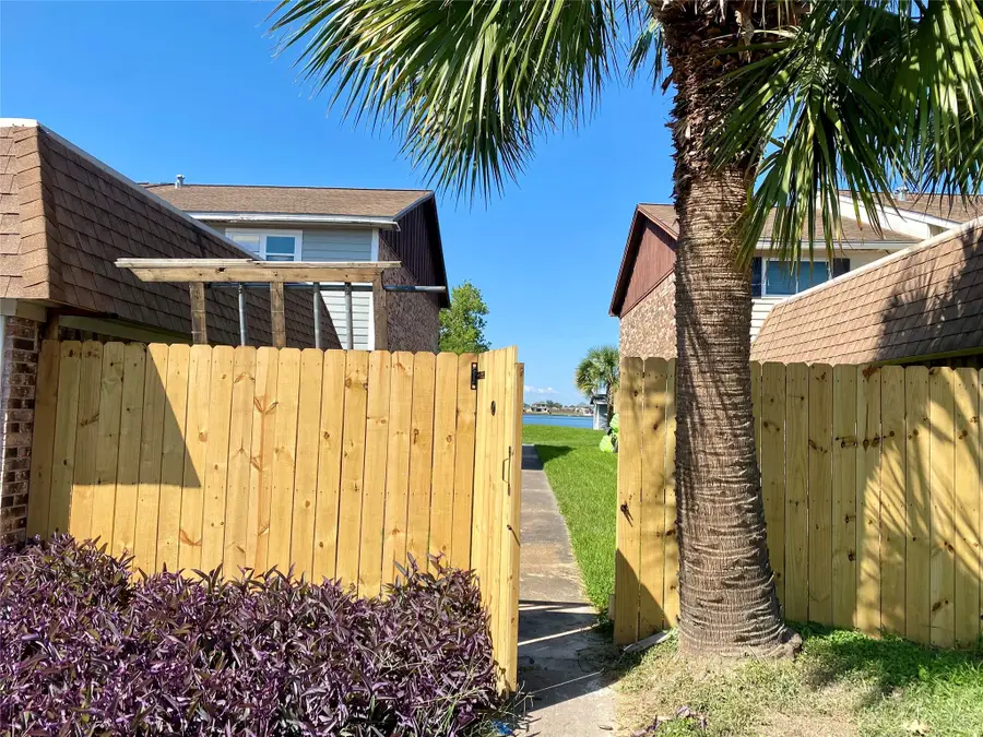 8922 Glacier Avenue, Texas City, TX 77591 - Image #3