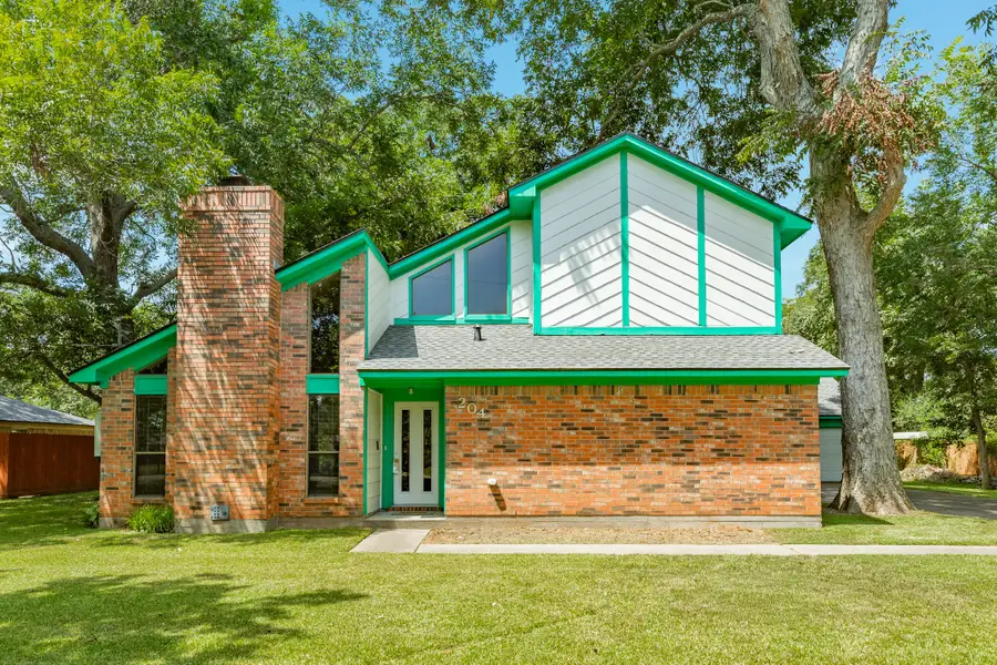 204 Sleepy Hollow Drive, Lake Jackson, TX 77566 - #2