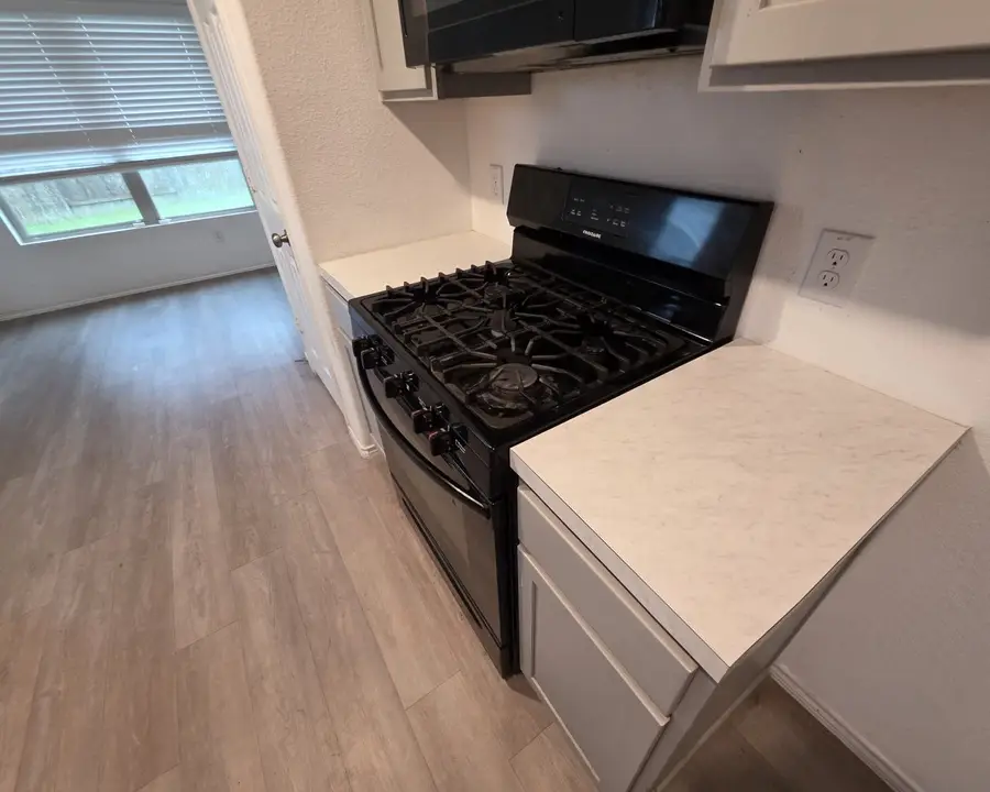 201 Bennett Street, Angleton, TX 77515 - #3