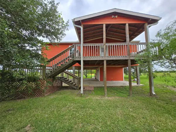 205 Buckskin Drive, Palacios, TX 77465