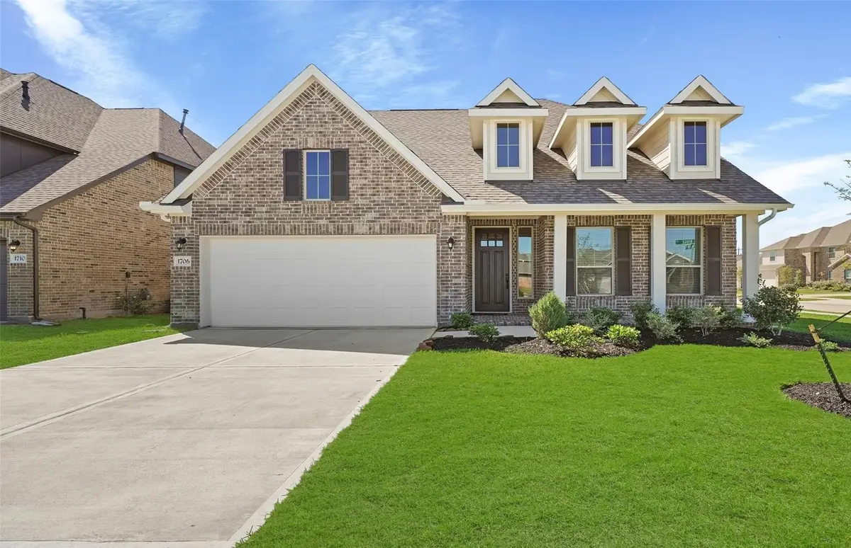 1706 Prairie Ridge Court, Angleton, TX 77515 - Image #1