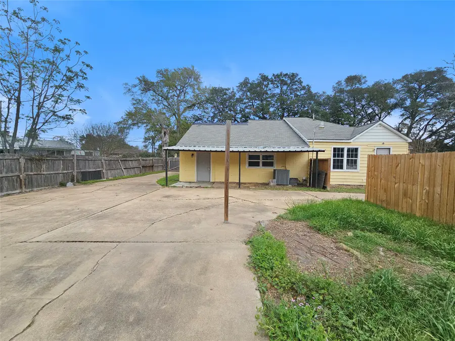 1023 Meyer Street, Sealy, TX 77474 - #3