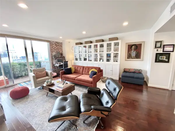 2016 Main Street #2105, Houston, TX 77002