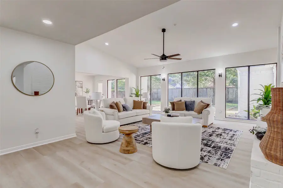 10303 Chevy Chase Drive, Houston, TX 77042 - Image #3