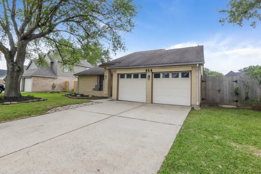 914 Briarwood Court, Deer Park, TX 77536 - #2