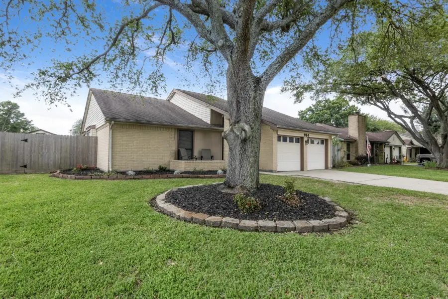 914 Briarwood Court, Deer Park, TX 77536 - #3