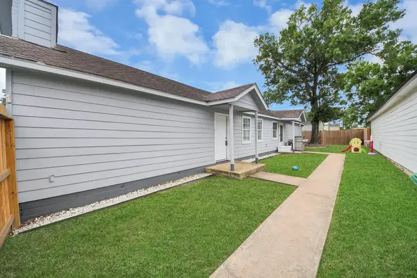 13826 Northlake Drive, Houston, TX 77049