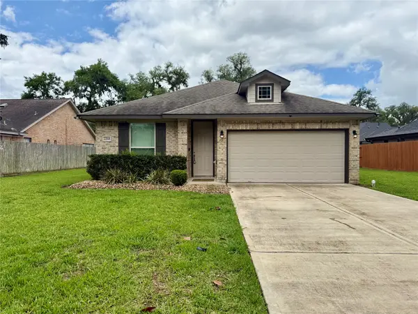 2268 Riveroaks Drive, West Columbia, TX 77486