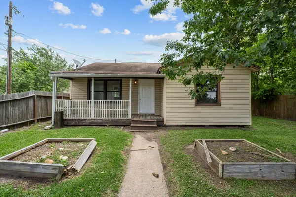 810 23rd Street N, Texas City, TX 77590