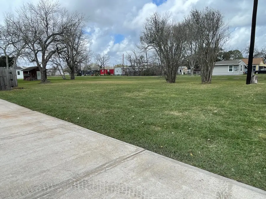 1708 Sycamore Street, Bay City, TX 77414 - #2