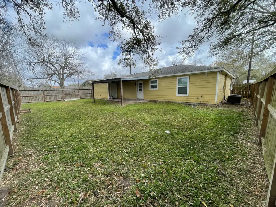 1708 Sycamore Street, Bay City, TX 77414 - #3