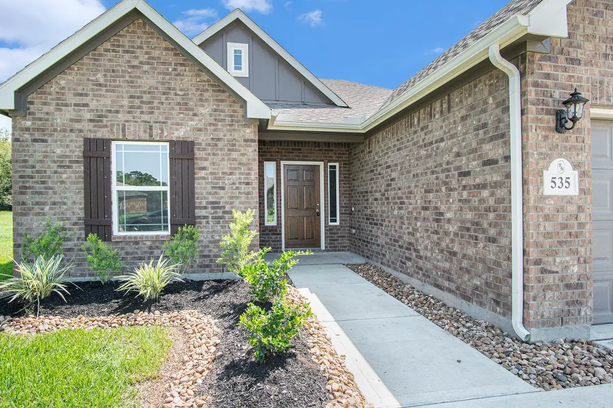 214 Montclaire Drive, West Columbia, TX 77486 - Image #1