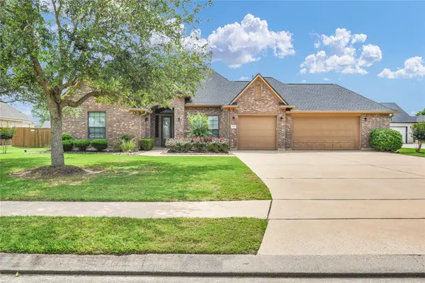1100 Southern Oaks Drive, Angleton, TX 77515