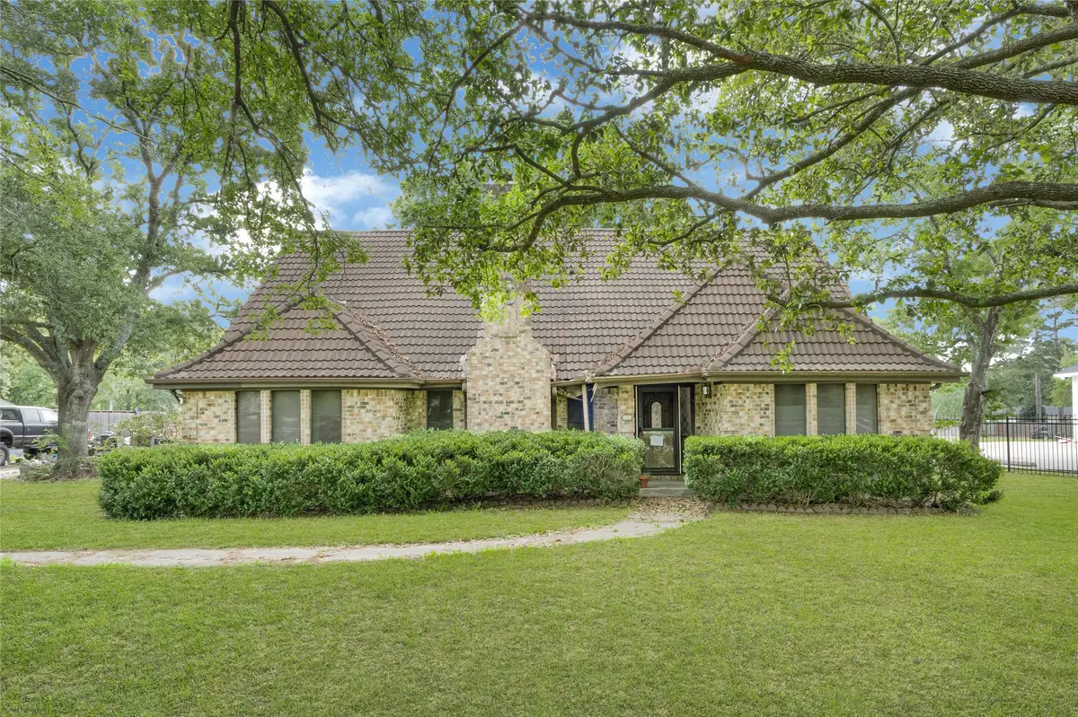 505 Oak Drive, Friendswood, TX 77546 - #1