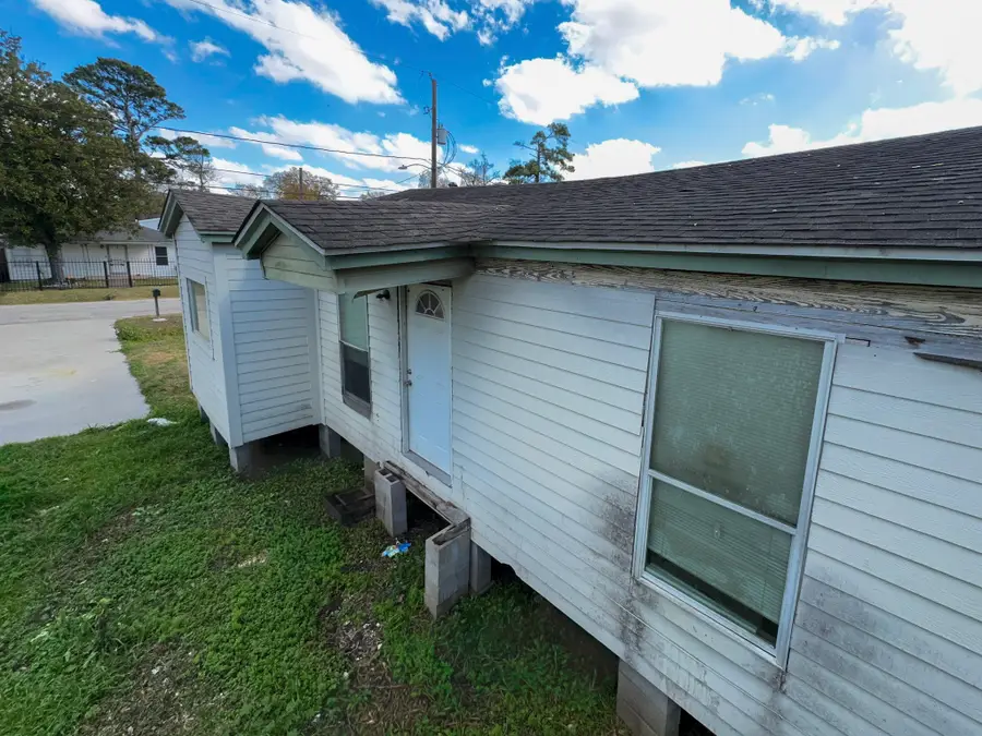 9401 Heatherside Street, Houston, TX 77016 - Image #2