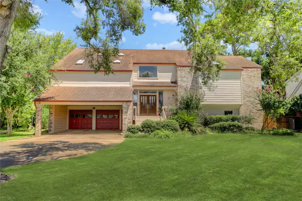 3027 Bayou Drive, La Porte, TX 77571