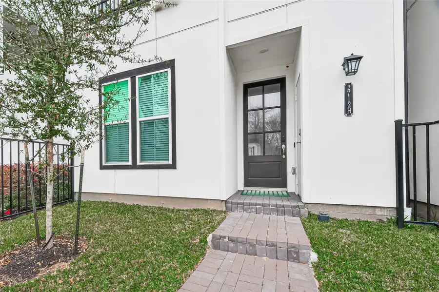 2712 Grand Fountains Drive #H, Houston, TX 77054 - Image #2