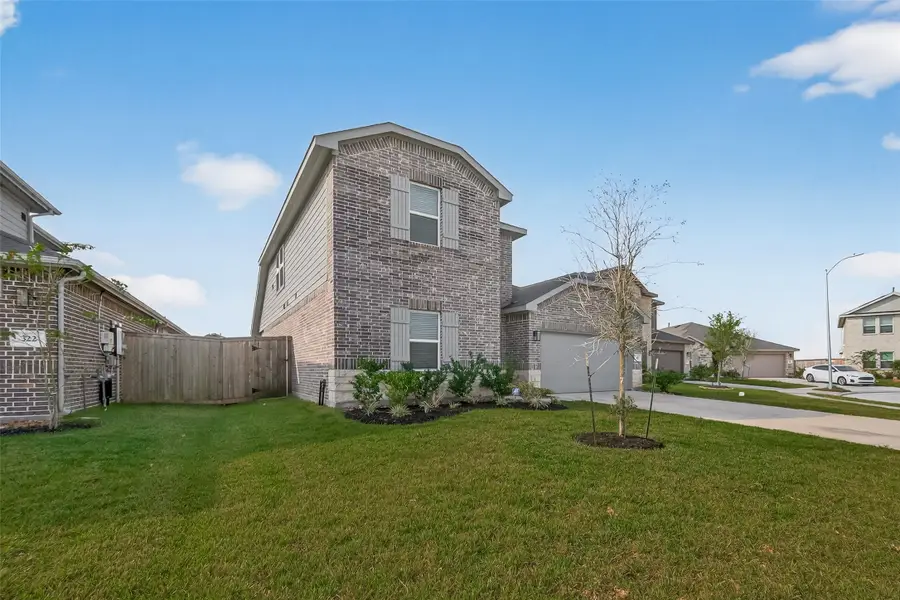 318 Springfield Shores Court, Crosby, TX 77532 - Image #2