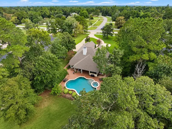 9135 Grand Lake Estates Drive, Montgomery, TX 77316